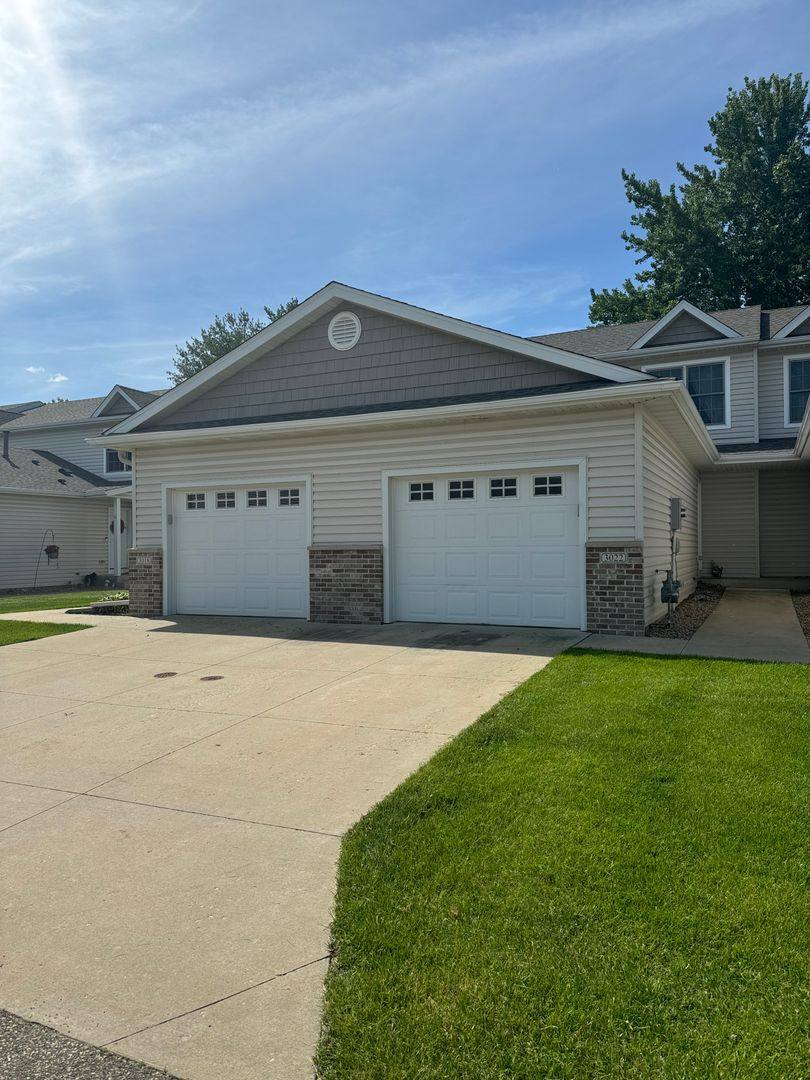 Townhouse for rent at 3022 Venice Lane NW, Rochester, MN 55901