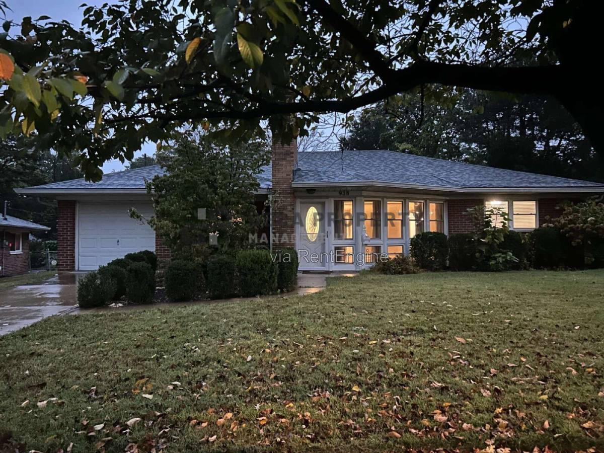 House for rent at 938 Briarwood Lane, University City, MO 63130