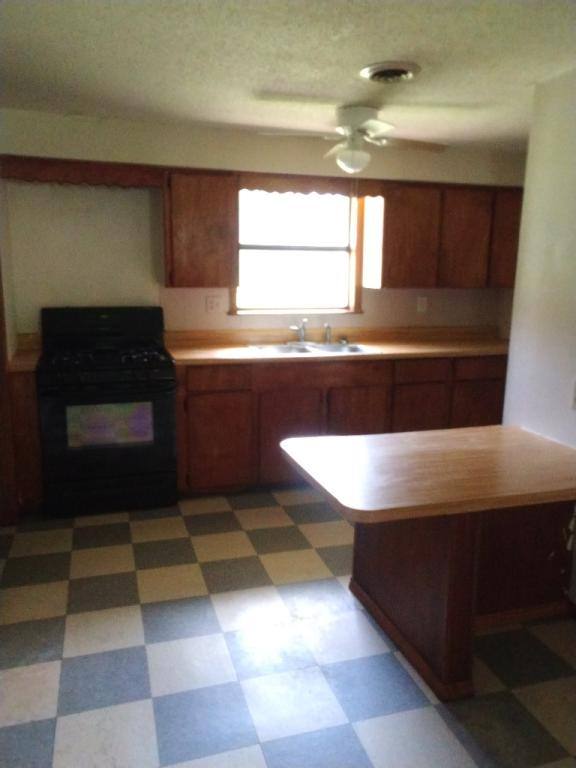 212 Wallain Circle, Anderson, MO 64831 - House for Rent - Image 2