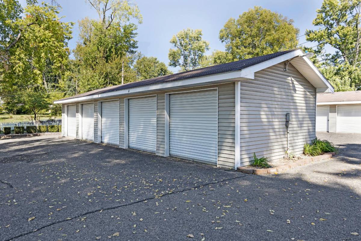 204 N Mulberry St #3, Elizabethtown, KY 42701 - Apartment for Rent - Image 16