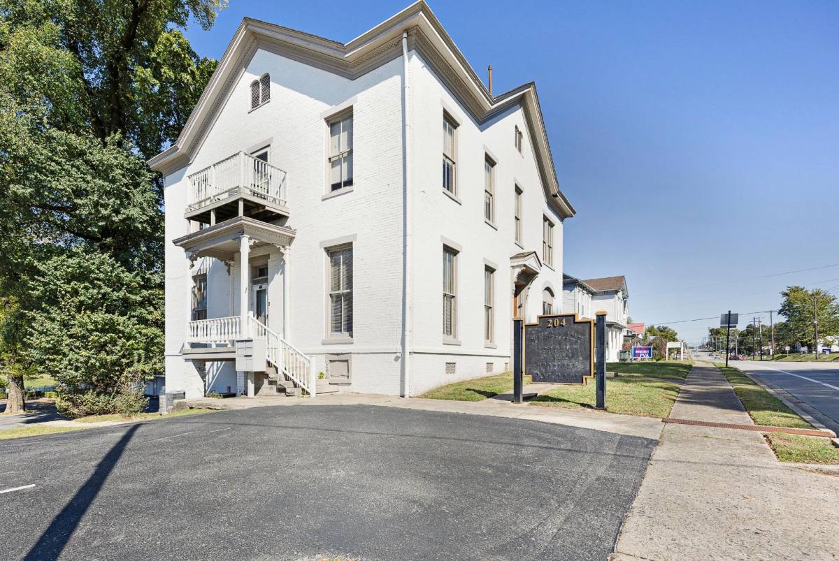 204 N Mulberry St #3, Elizabethtown, KY 42701 - Apartment for Rent - Image 12