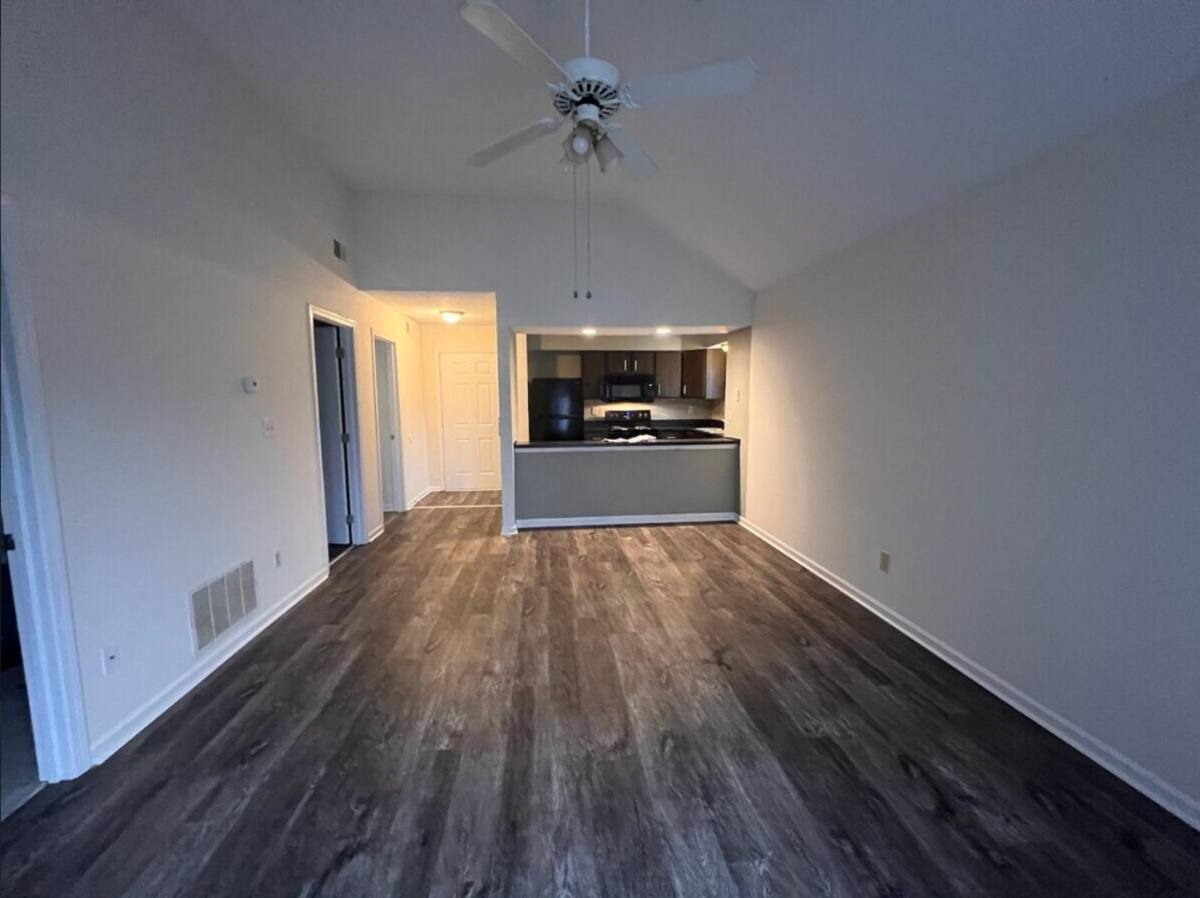 1300 Pine Valley Dr #138, Elizabethtown, KY 42701 - Apartment for Rent - Image 2