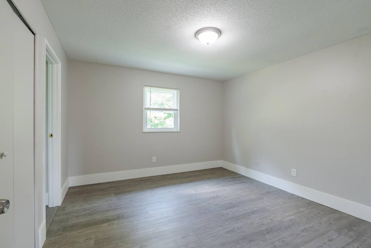 209 N Woodland Dr #1, Radcliff, KY 40160 - Apartment for Rent - Image 4