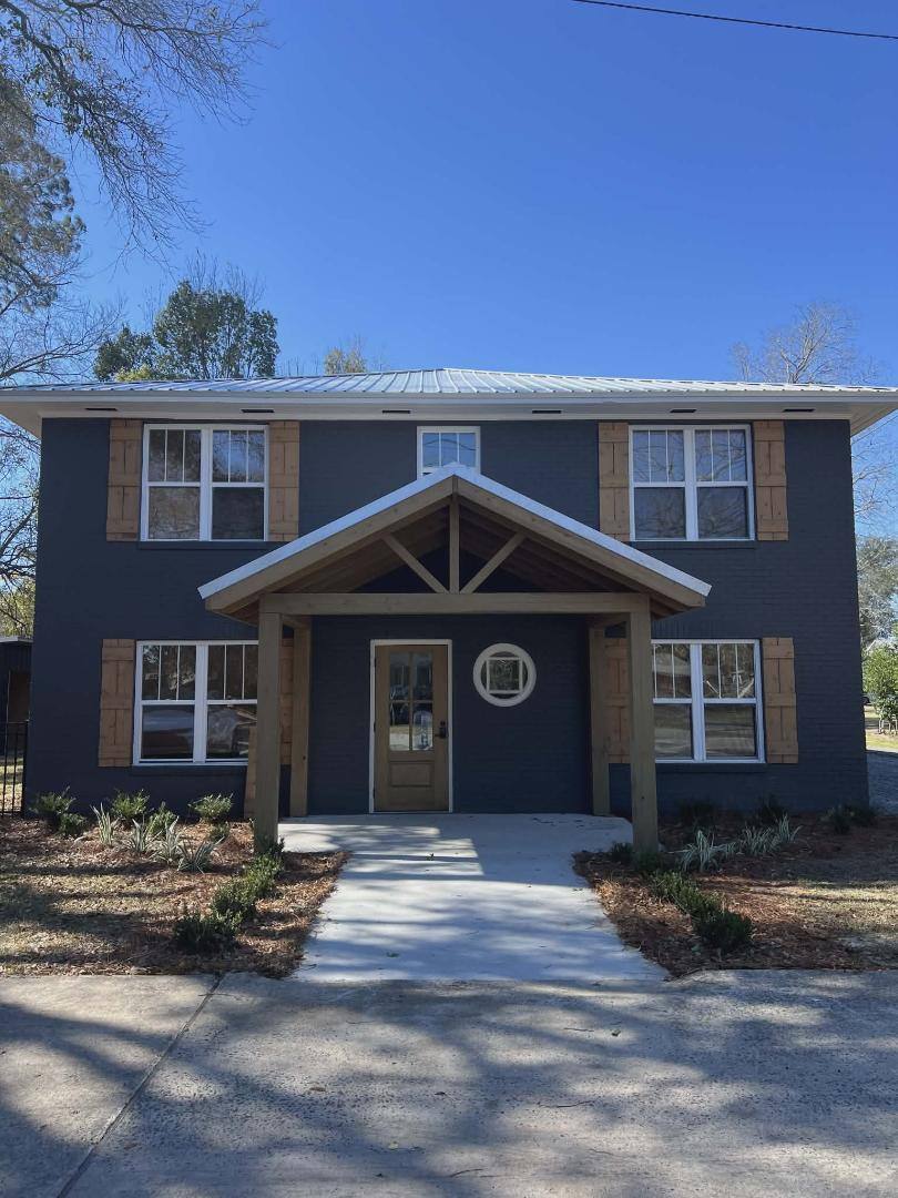 152 E Orange St #1, Jesup, GA 31546 - Apartment for Rent