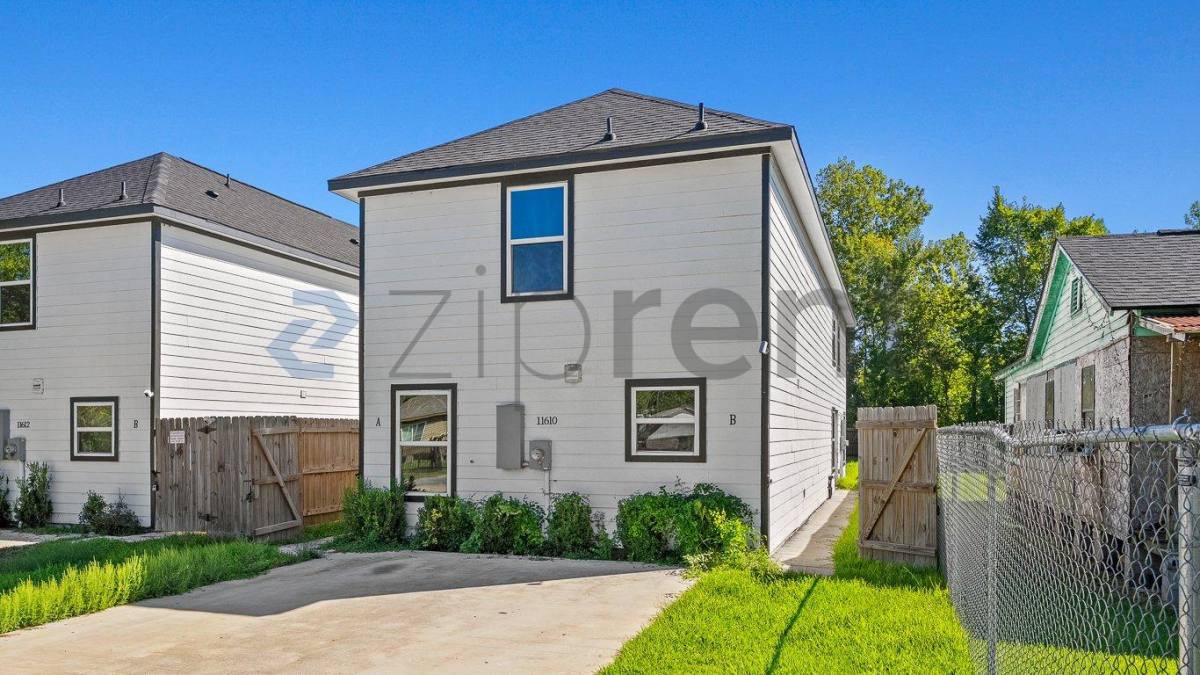 House for rent at 11610 Danford Lane #B, Houston, TX 77016
