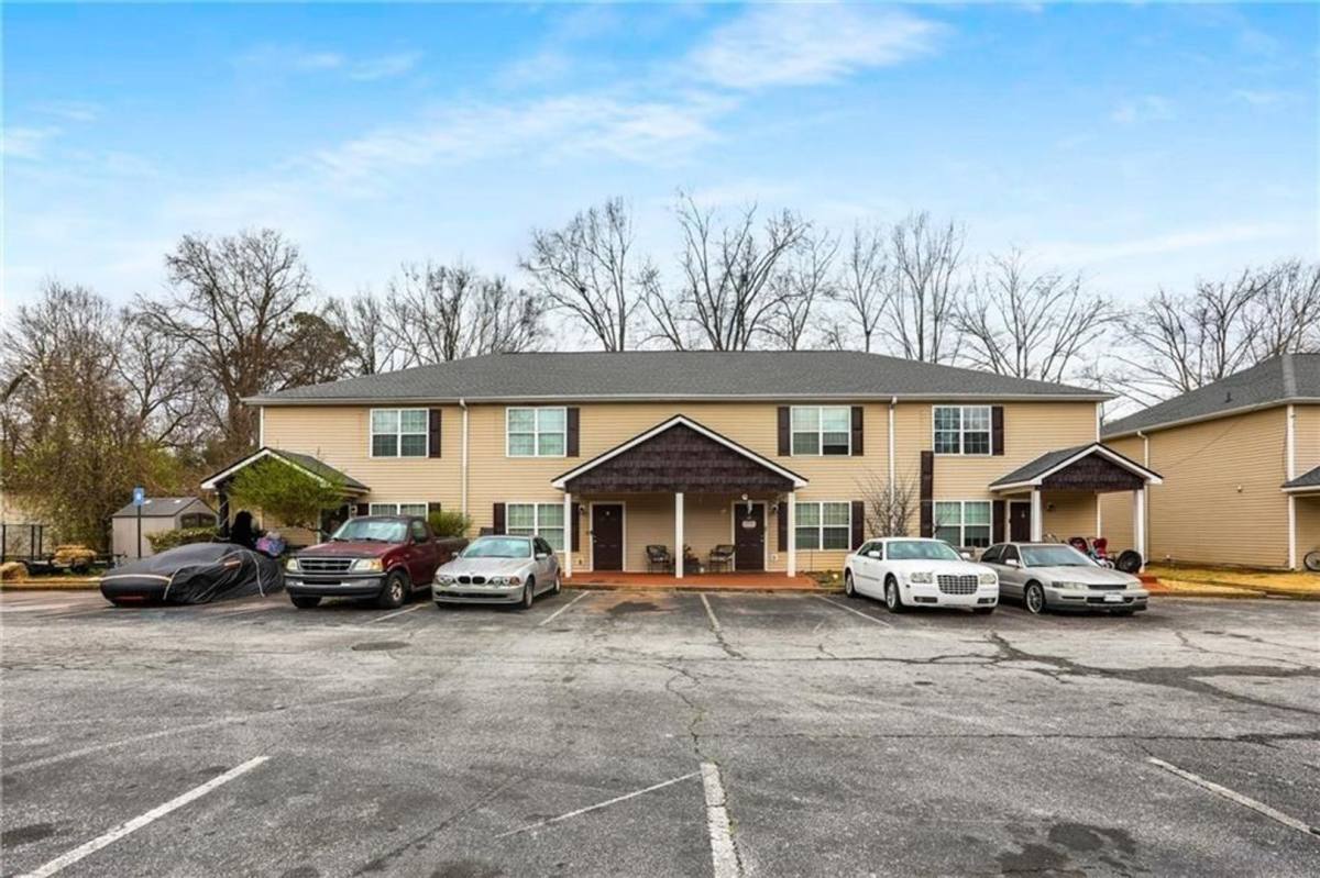 Townhouse for rent at Maple Place, 407 Maple Lane, Monroe, GA 30655