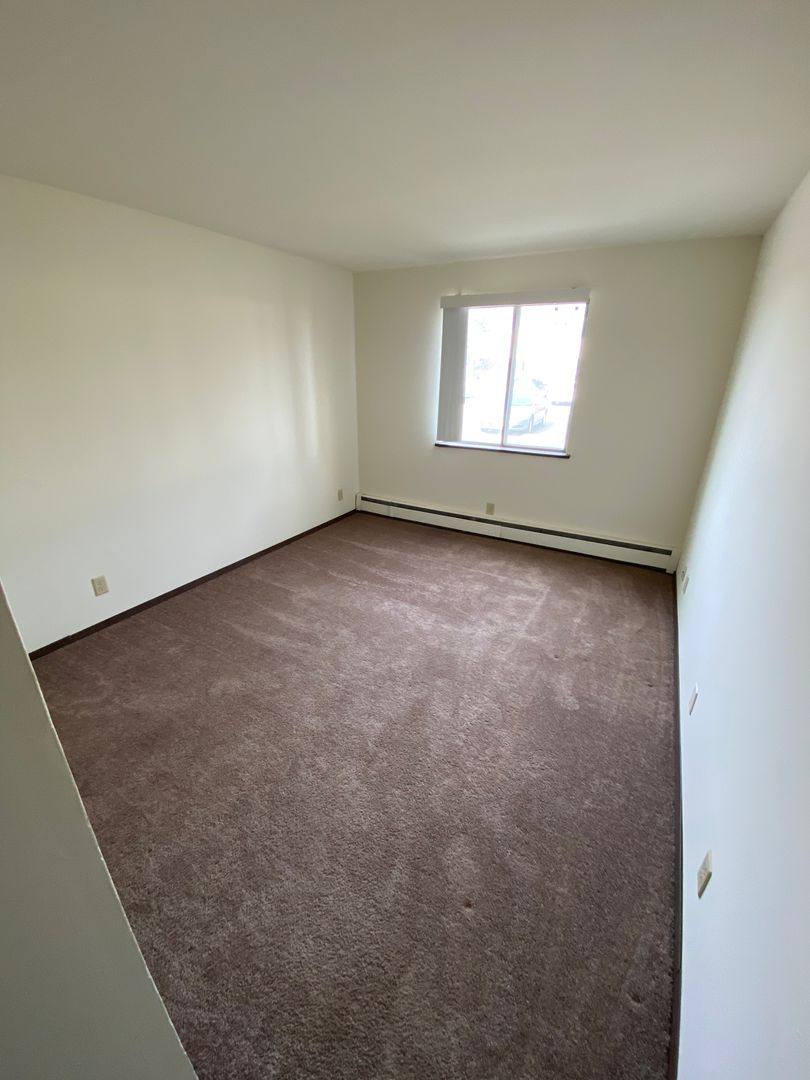 Village St Pt, 301-327 Michigan Ave, Stevens Point, WI 54481 - Apartment for Rent - Image 3
