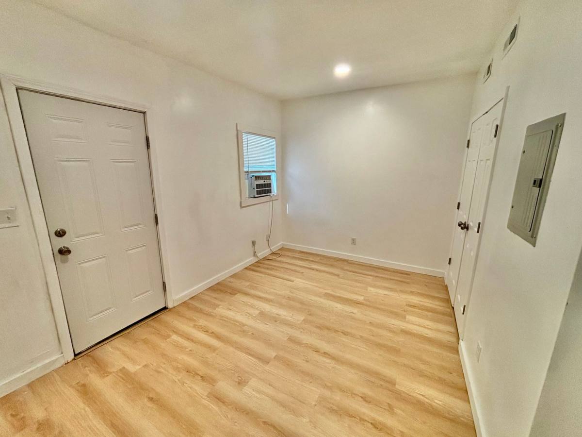 700 M St, Louisville, KY 40208 - Apartment for Rent - Image 2