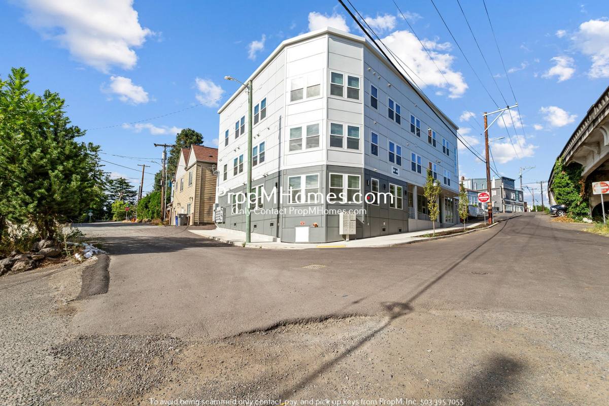 Apartment for rent at The Village at Multnomah, 7921 SW Old Capitol Highway, Portland, OR 97219