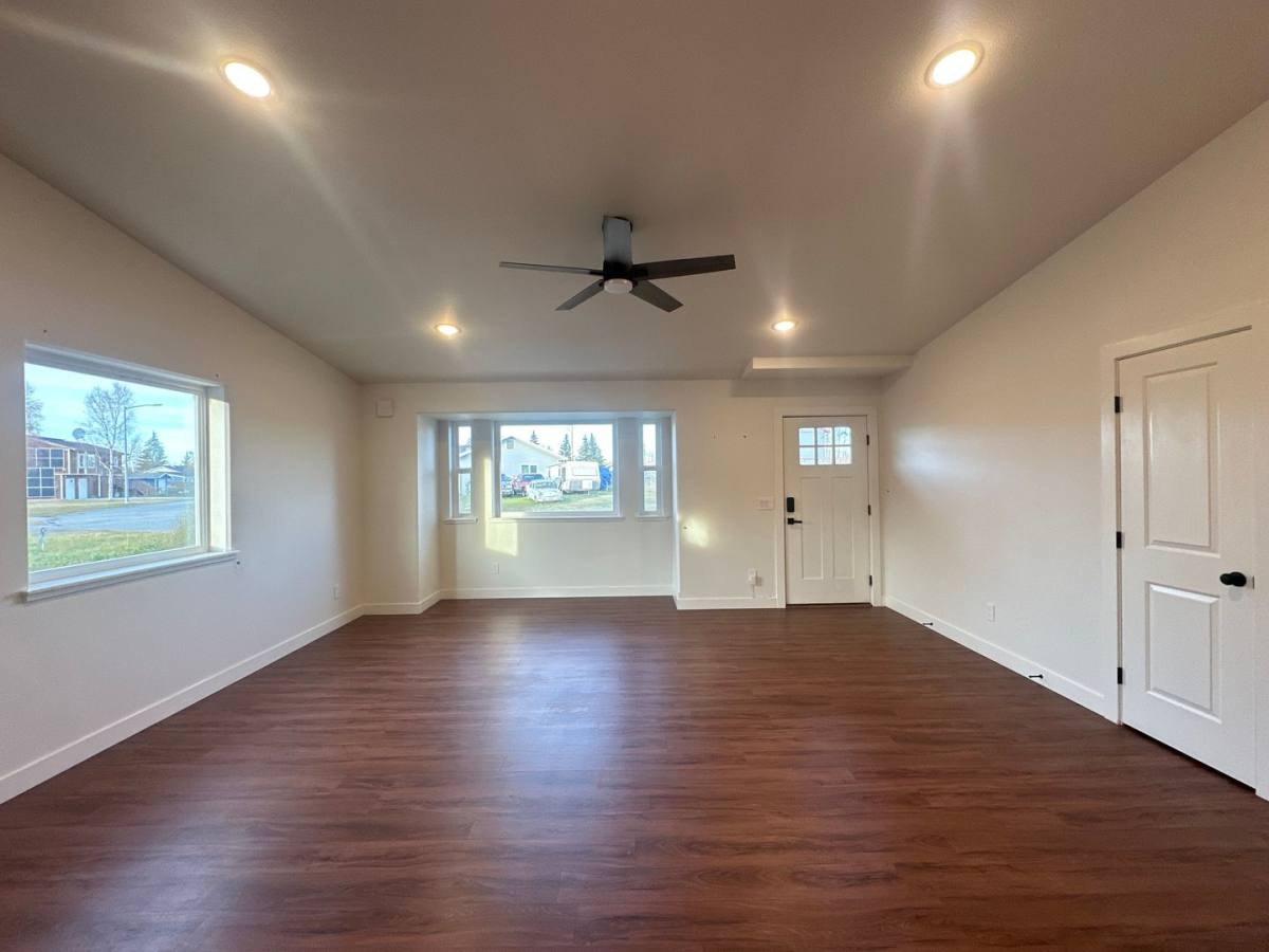 970 Refinery Loop #1, North Pole, AK 99705 - House for Rent - Image 5