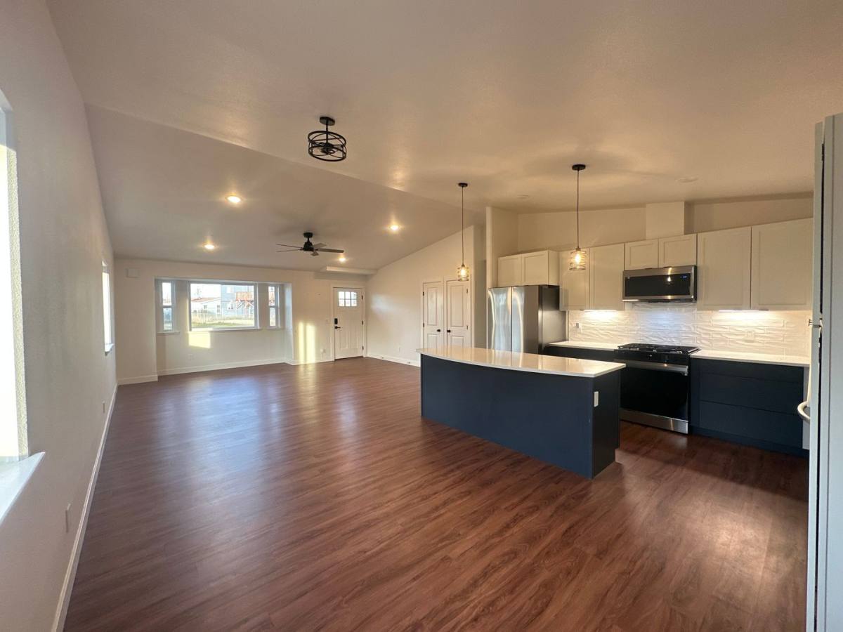 970 Refinery Loop #1, North Pole, AK 99705 - House for Rent - Image 3