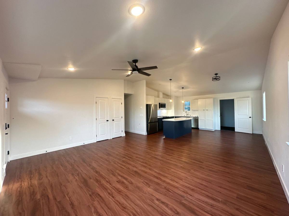 970 Refinery Loop #1, North Pole, AK 99705 - House for Rent - Image 4
