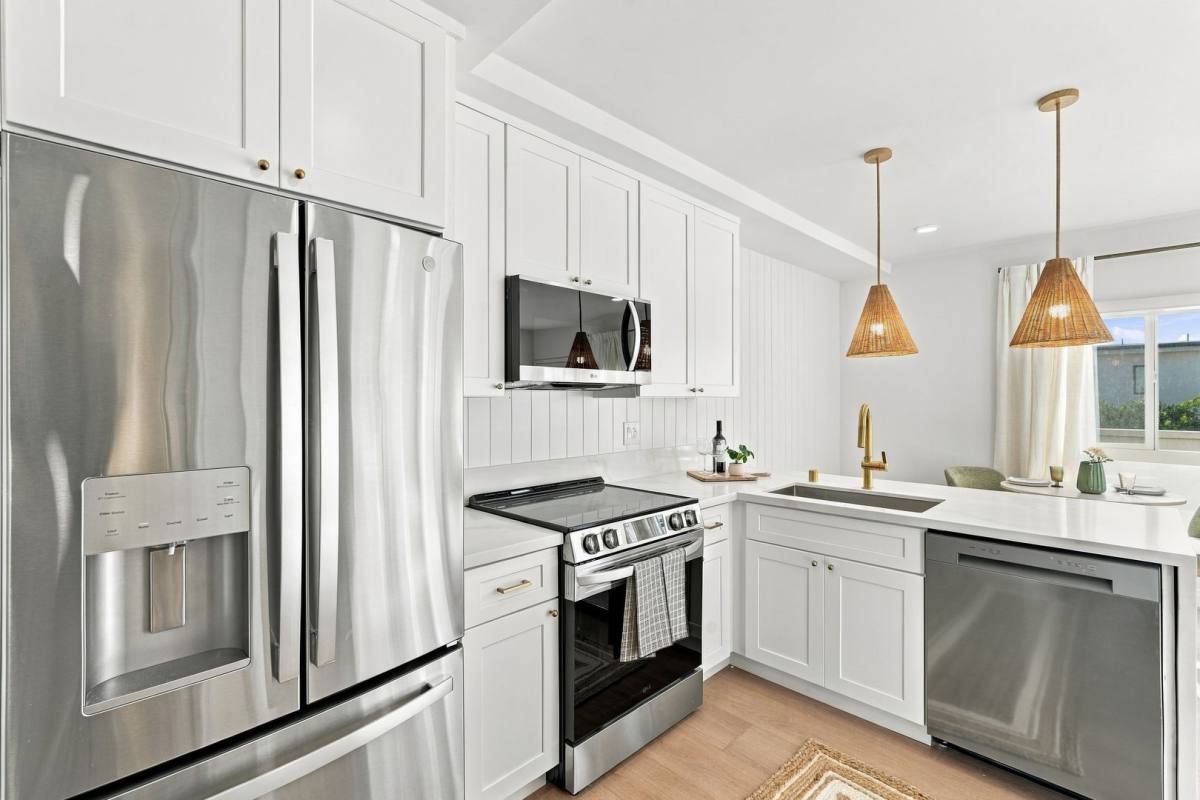 Apartment for rent at 720-724 21st St, Hermosa Beach, CA 90254