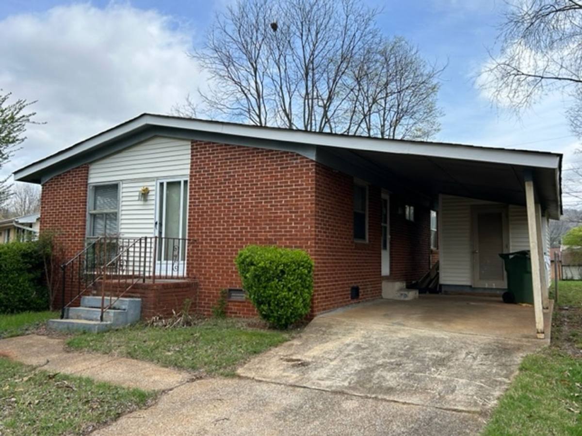 House for rent at 613 Royal Oak Dr NW, Huntsville, AL 35811