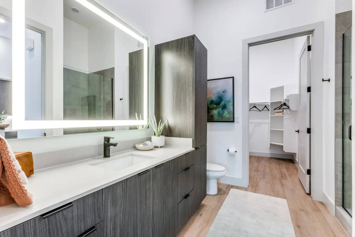 1010 Springdale Rd #S1-P8, Austin, TX 78721 - Apartment for Rent - Image 8