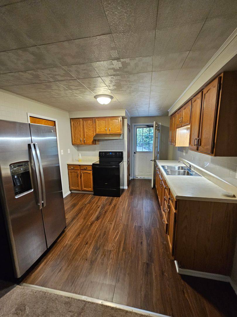 Apartment for rent at 64 Race St, Manor, PA 15665