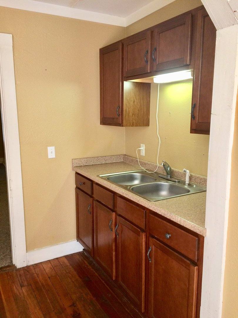 656 E 8th St, Bowling Green, KY 42101 - Apartment for Rent - Image 3