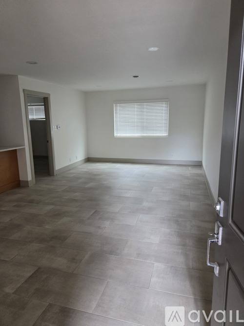 918 10th Ave #1, Huntington, WV 25701 - Apartment for Rent - Image 2
