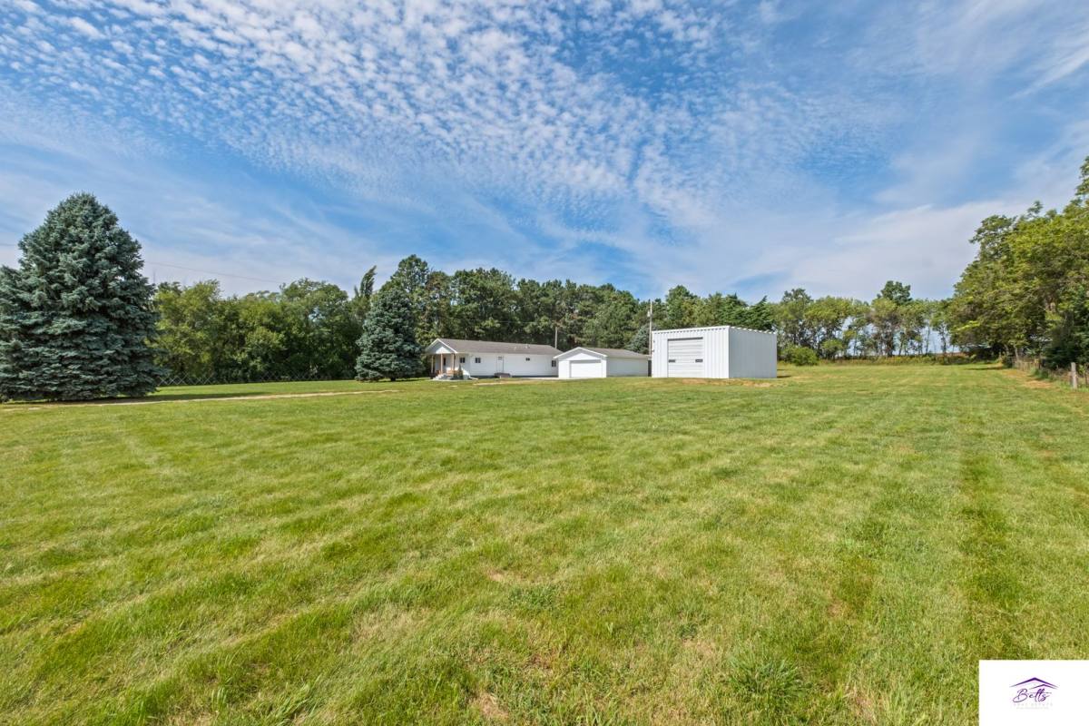 1062 Co Rd T, Fremont, NE 68025 - House for Rent - Image 4