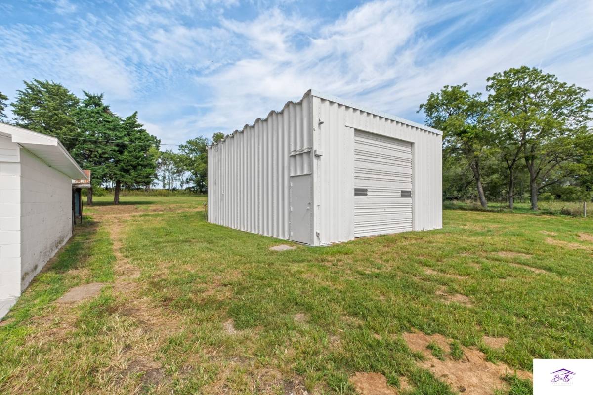 1062 Co Rd T, Fremont, NE 68025 - House for Rent - Image 8