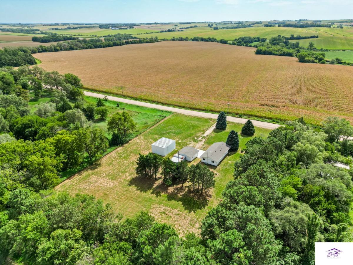 1062 Co Rd T, Fremont, NE 68025 - House for Rent - Image 3