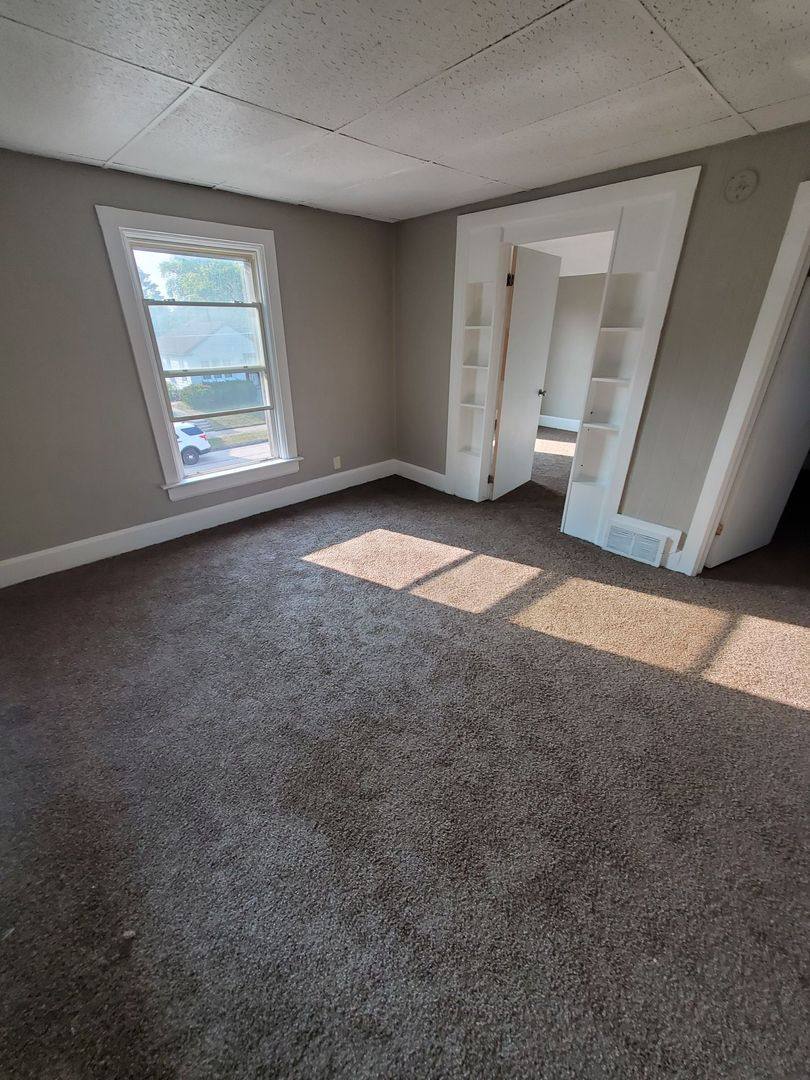 Apartment for rent at 335 Luedtke Ave, Racine, WI 53405