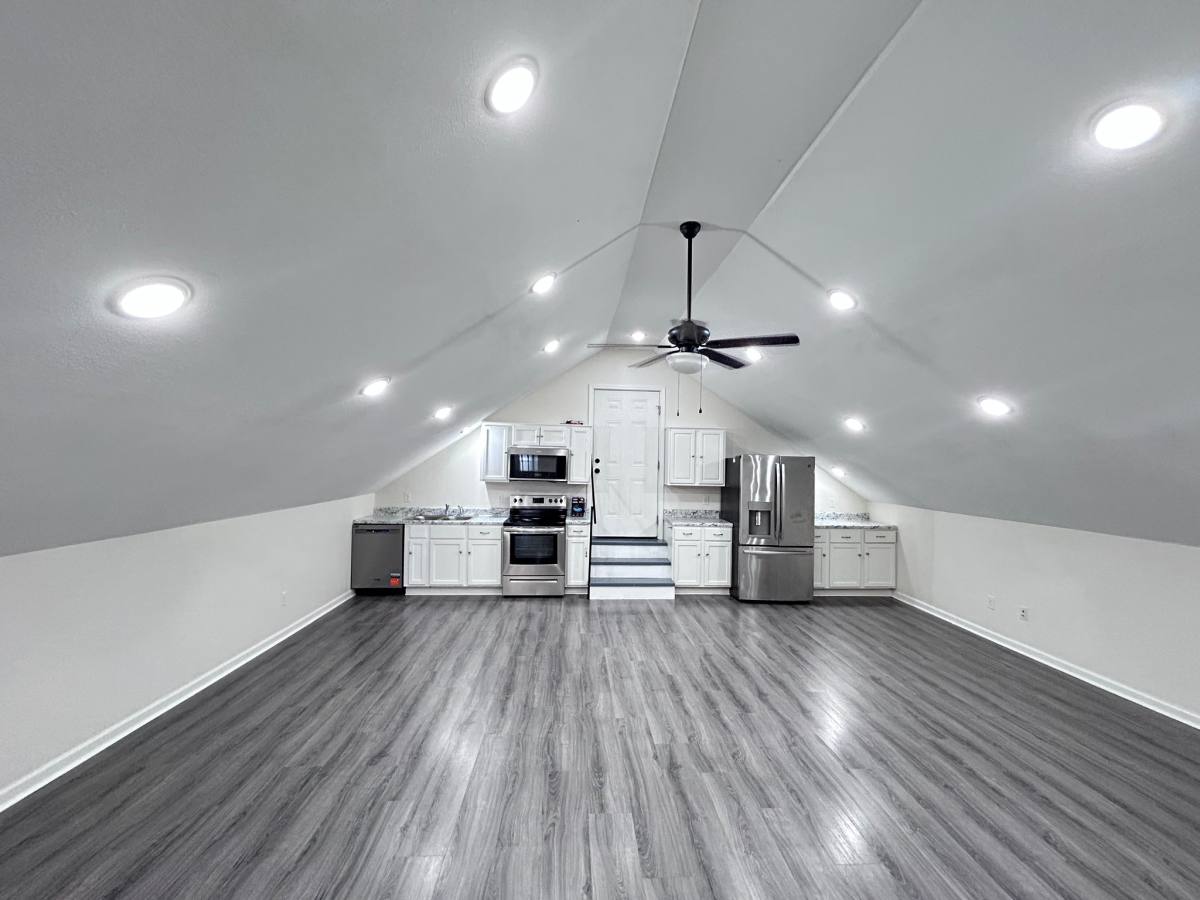 Apartment for rent at 404 E 18th St #C, Hopkinsville, KY 42240