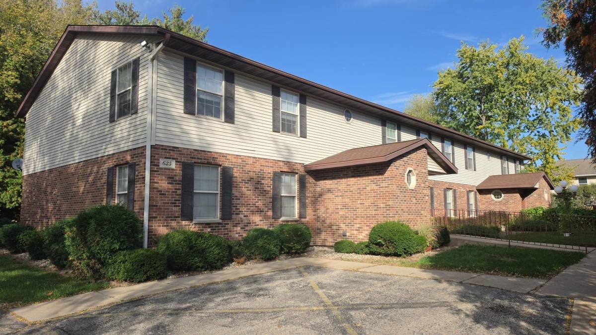 625 N Jackson St #1, Elkhorn, WI 53121 - Apartment for Rent - Image 1