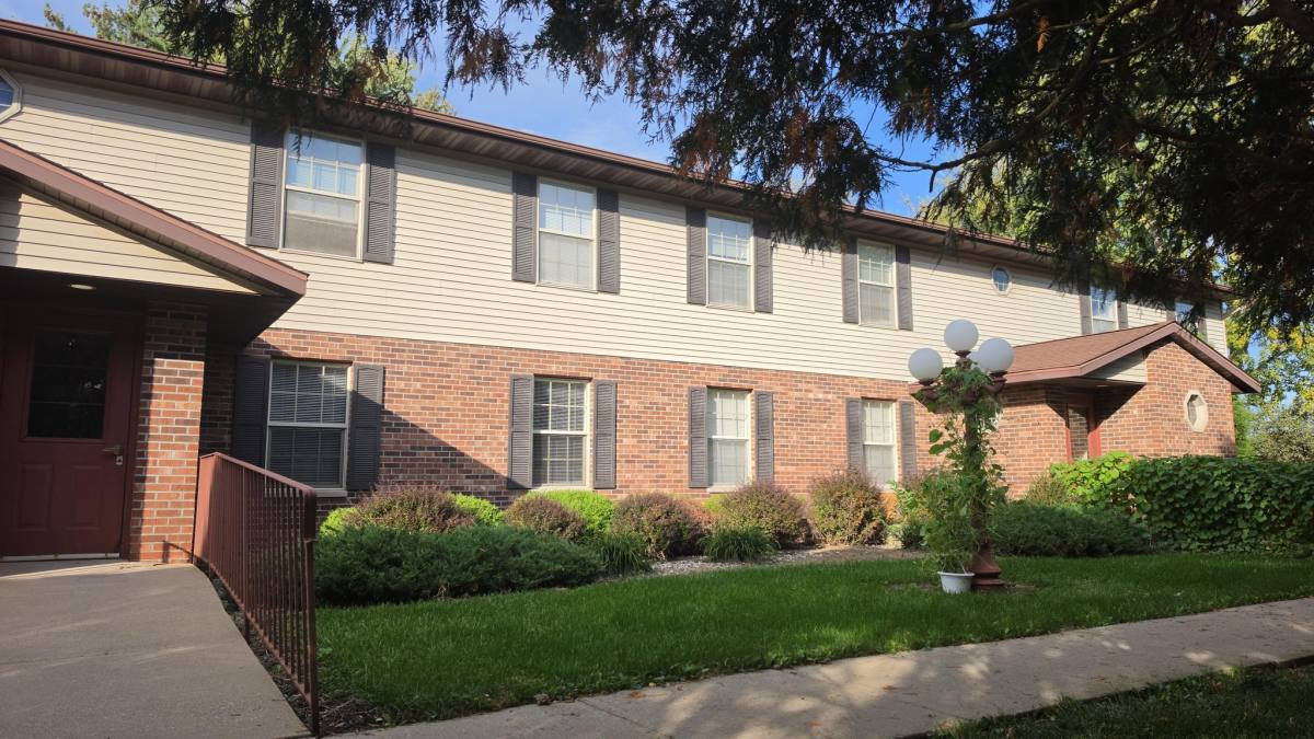 625 N Jackson St #1, Elkhorn, WI 53121 - Apartment for Rent - Image 2
