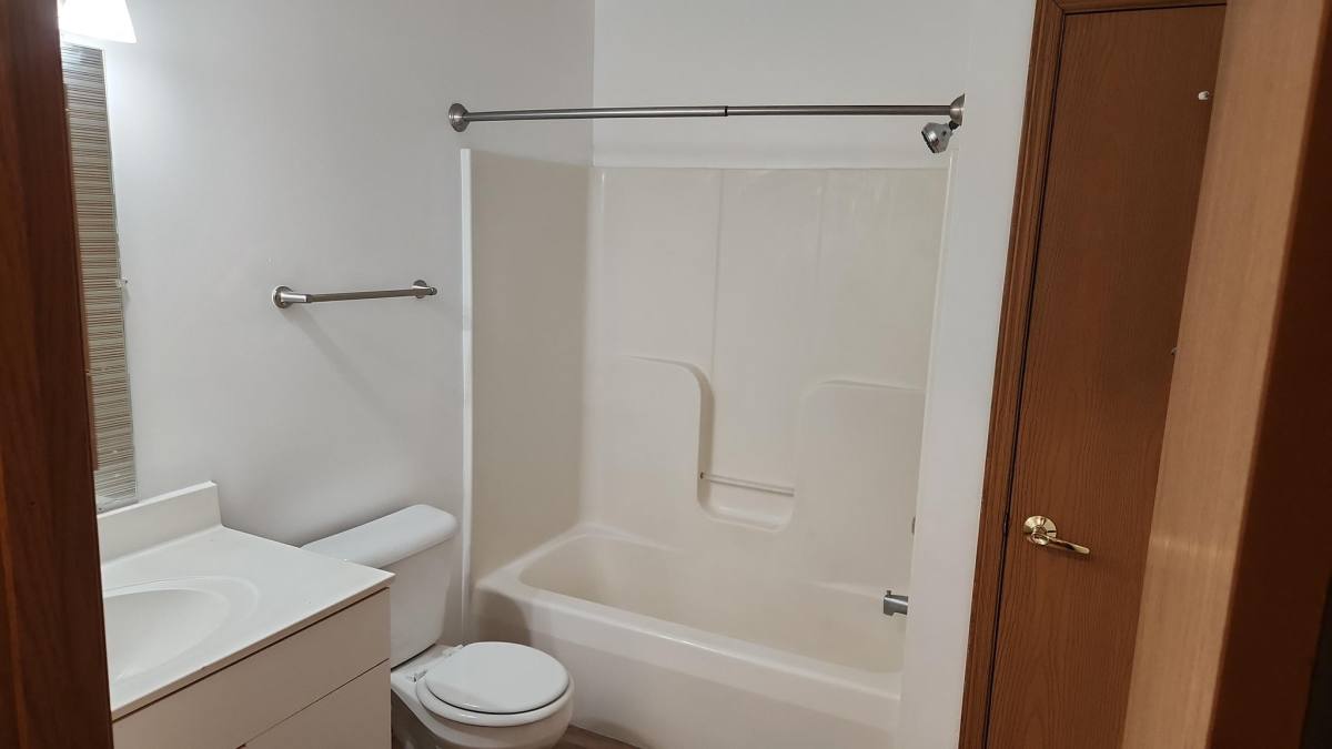 625 N Jackson St #1, Elkhorn, WI 53121 - Apartment for Rent - Image 6