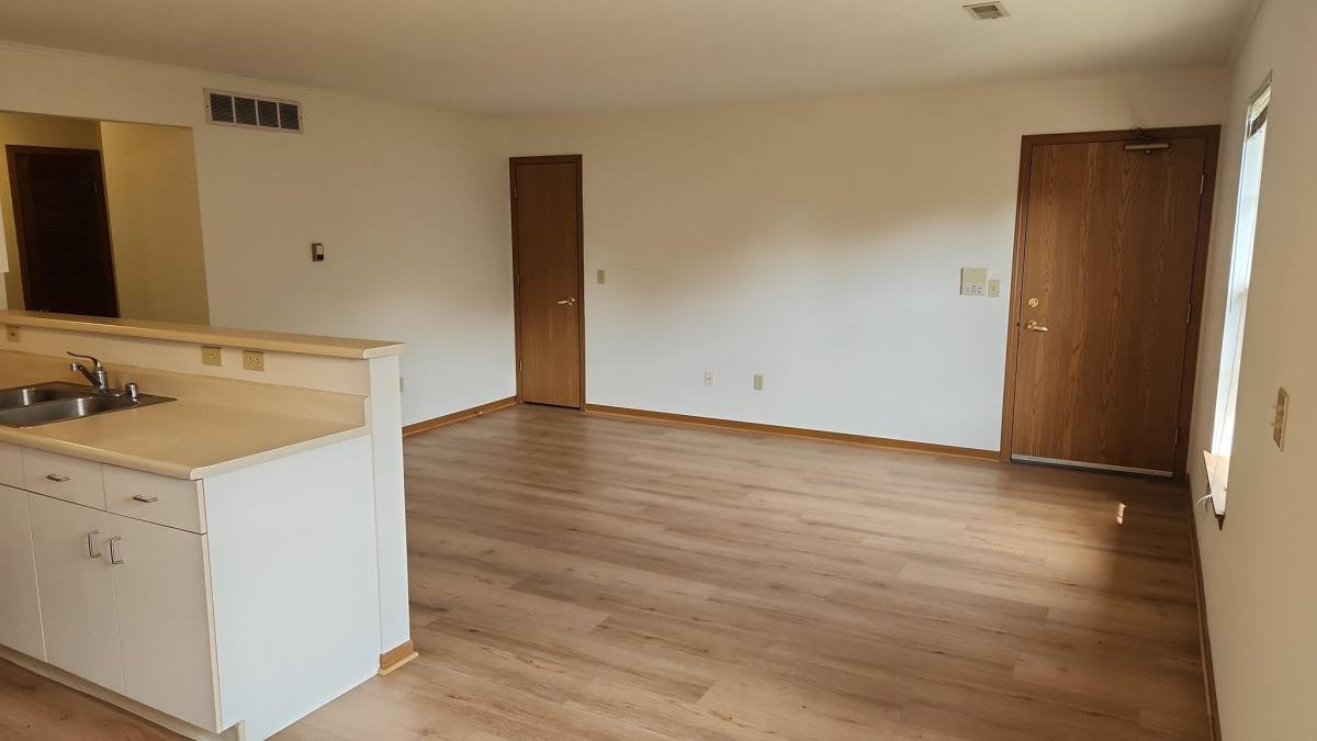 625 N Jackson St #1, Elkhorn, WI 53121 - Apartment for Rent - Image 5