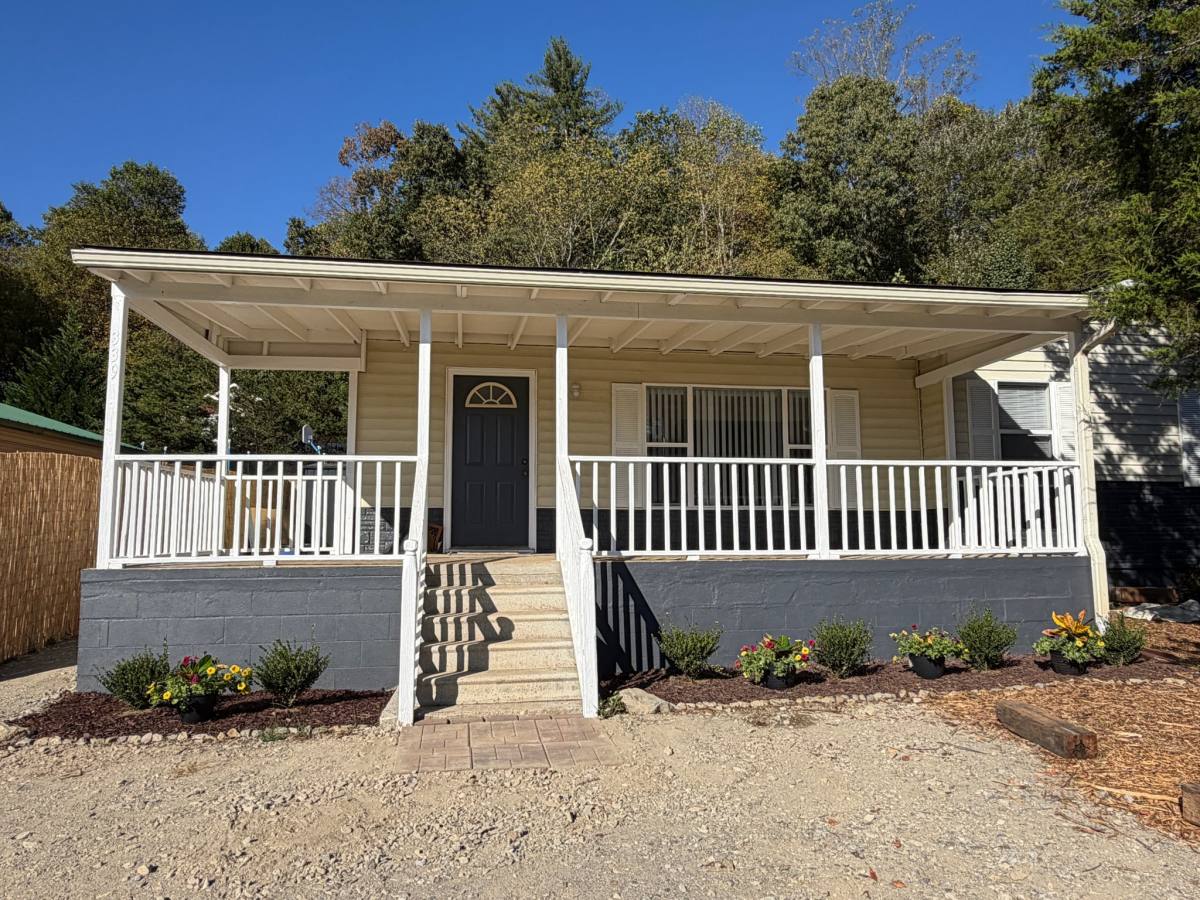 House for rent at 339 Youngs Dr Extension, Candler, NC 28715