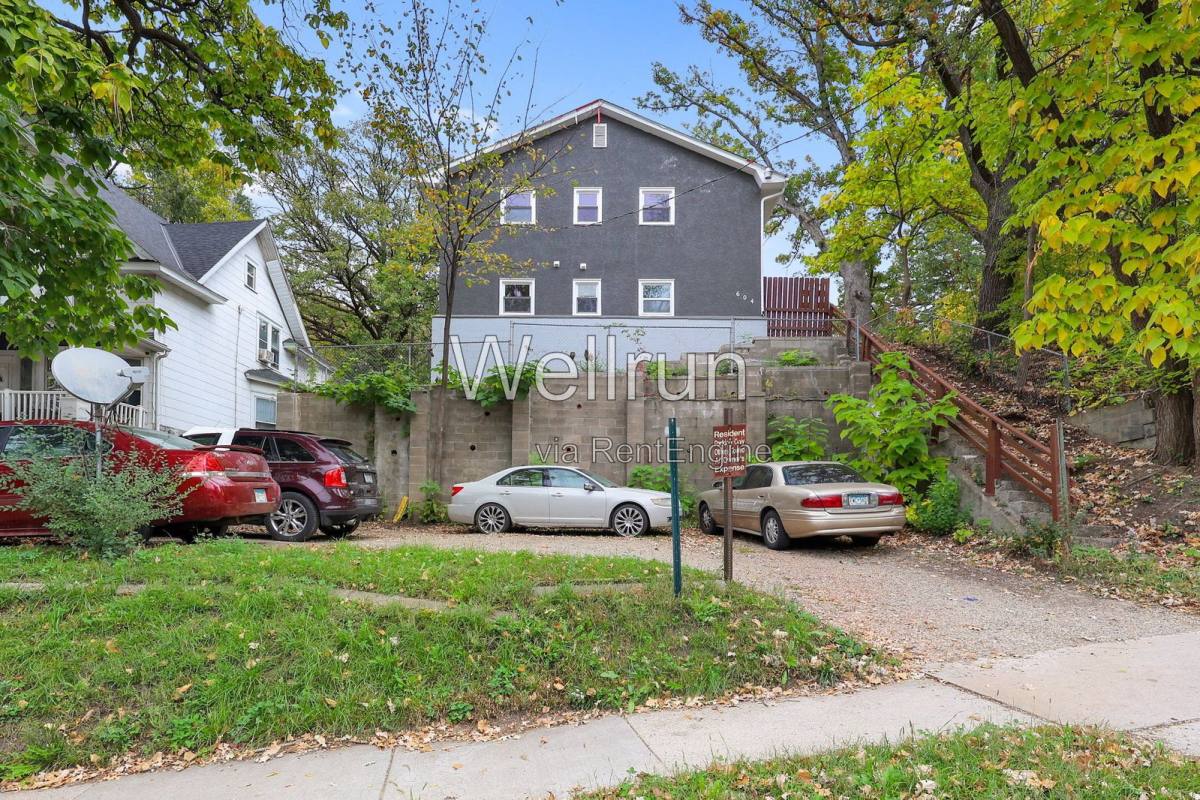 Apartment for rent at 604 Oakdale Ave #4, St. Paul, MN 55107