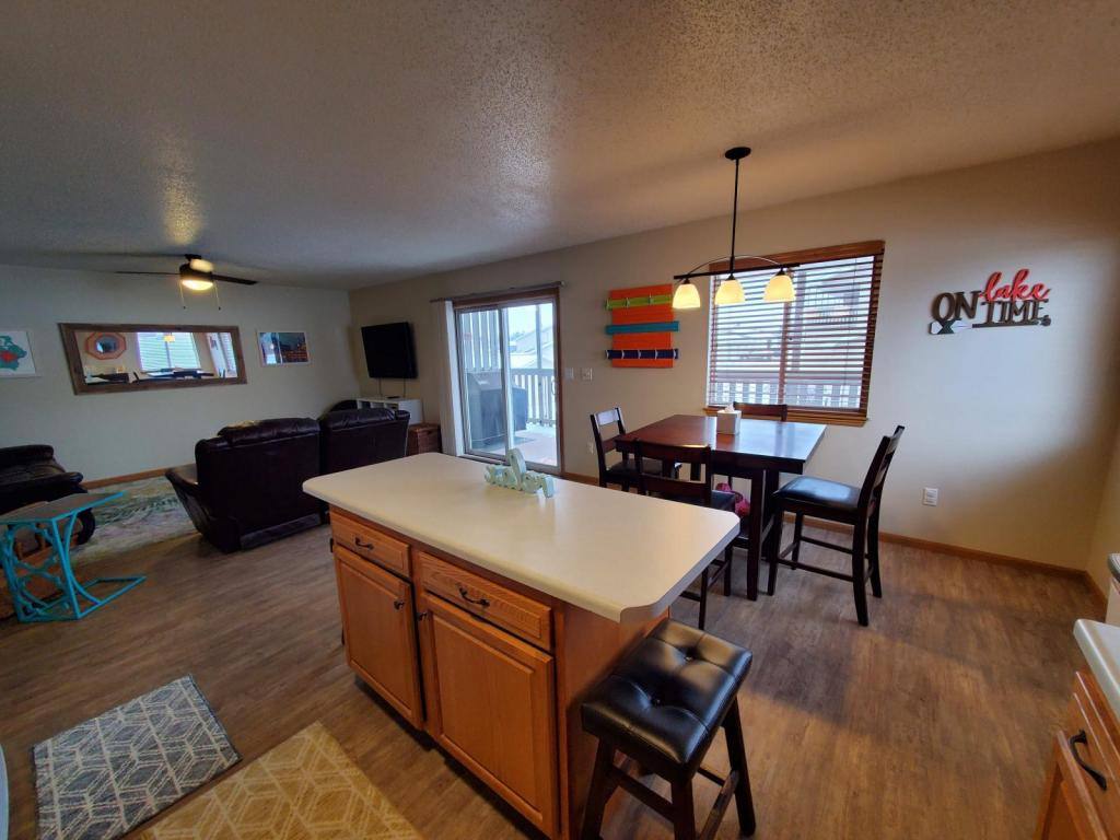 1652 Exchange St, Okoboji, IA 51355 - Condo for Rent - Image 5