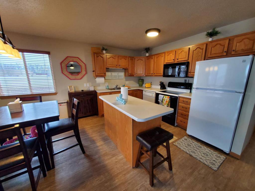 1652 Exchange St, Okoboji, IA 51355 - Condo for Rent - Image 3