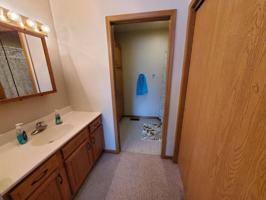 1652 Exchange St, Okoboji, IA 51355 - Condo for Rent - Image 10