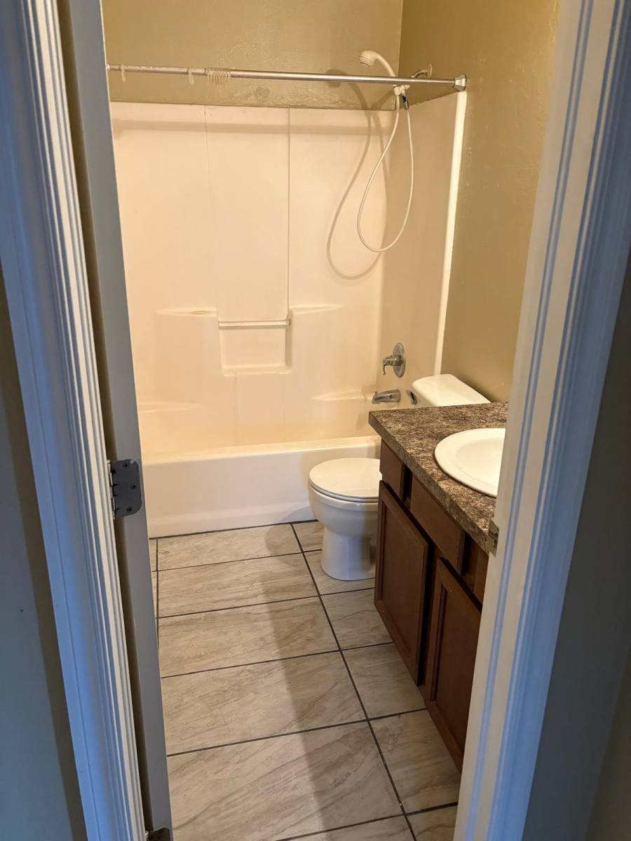 205 S Leach Ave #1, Watonga, OK 73772 - Apartment for Rent - Image 4