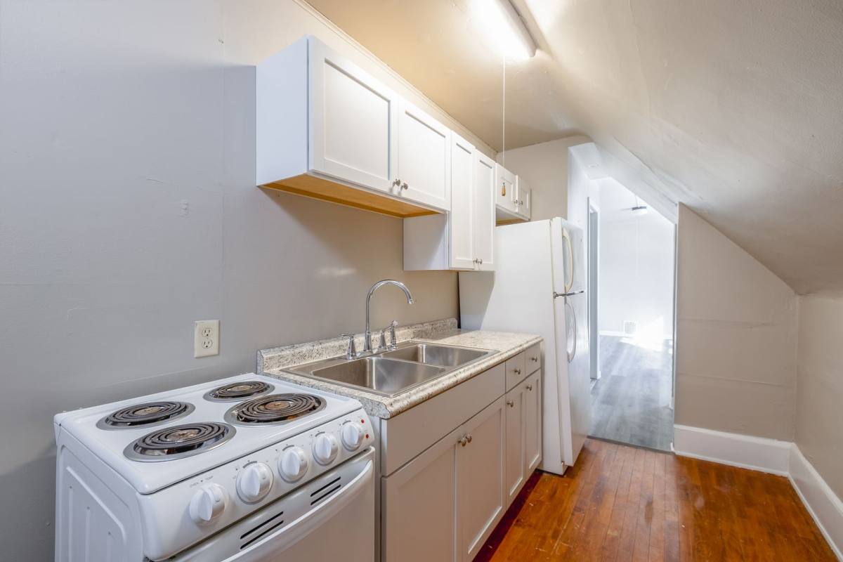 76 W 12th St, Fond Du Lac, WI 54935 - Apartment for Rent - Image 5