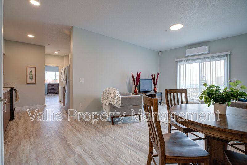 Apartment for rent at 13001 S Crompton Lane, Molalla, OR 97038