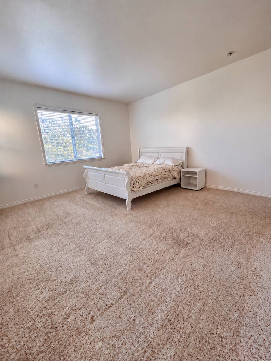 Apartment for rent at 17295 Via Del Campo #2, San Diego, CA 92127