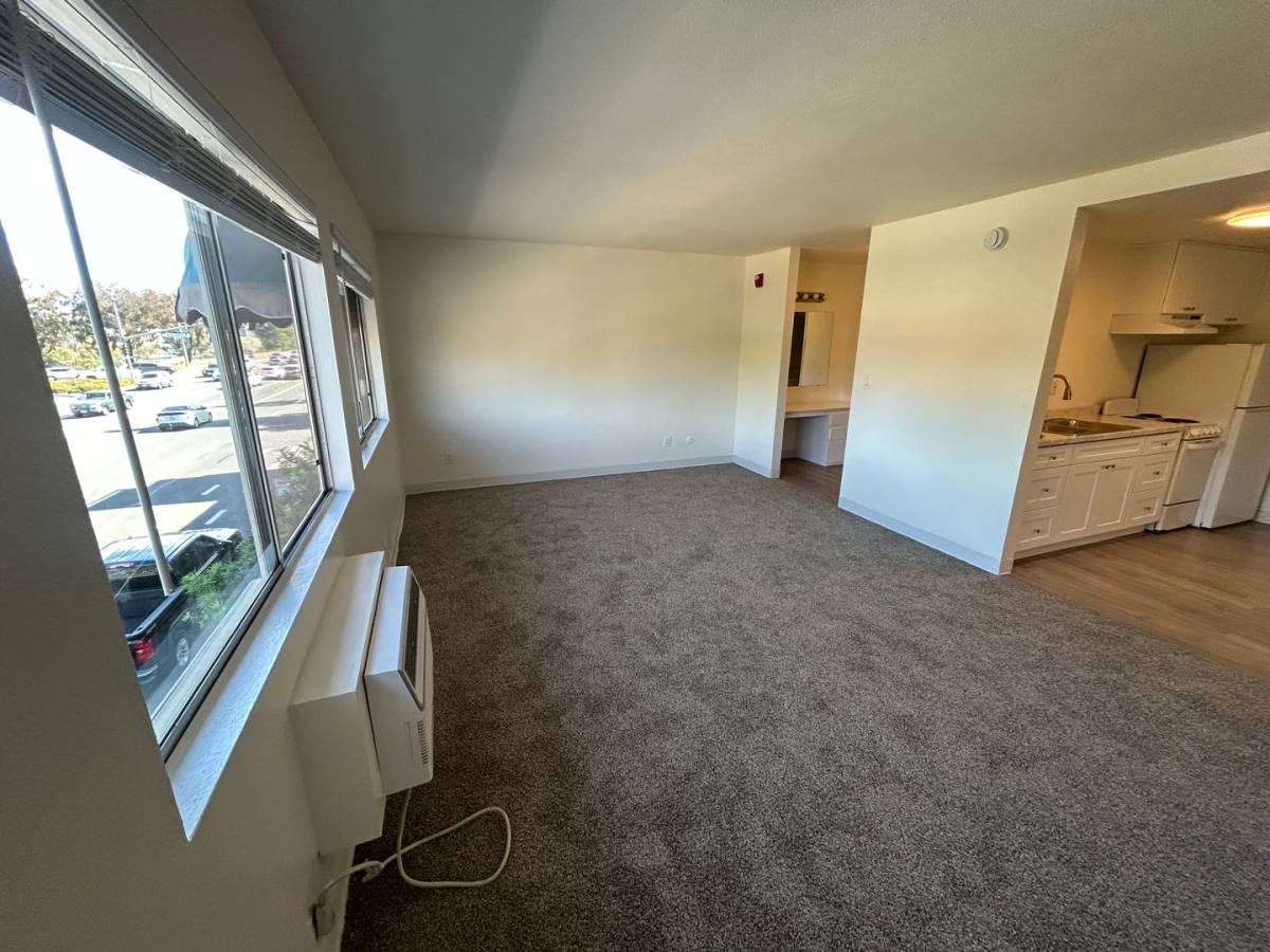 La Mesa Lodge, 7961 El Cajon Blvd, La Mesa, CA 91942 - Apartment for Rent - Image 10