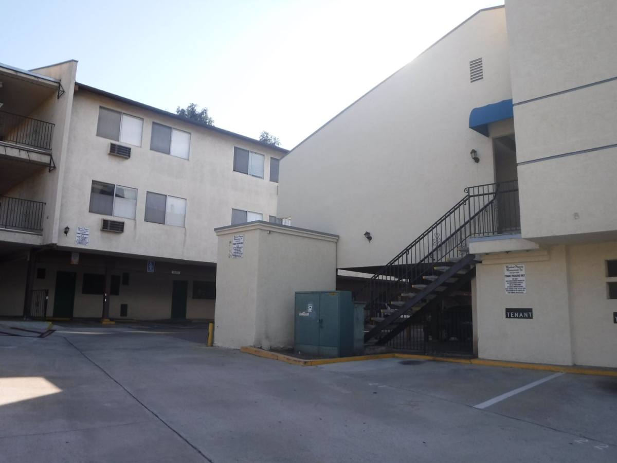 La Mesa Lodge, 7961 El Cajon Blvd, La Mesa, CA 91942 - Apartment for Rent - Image 3