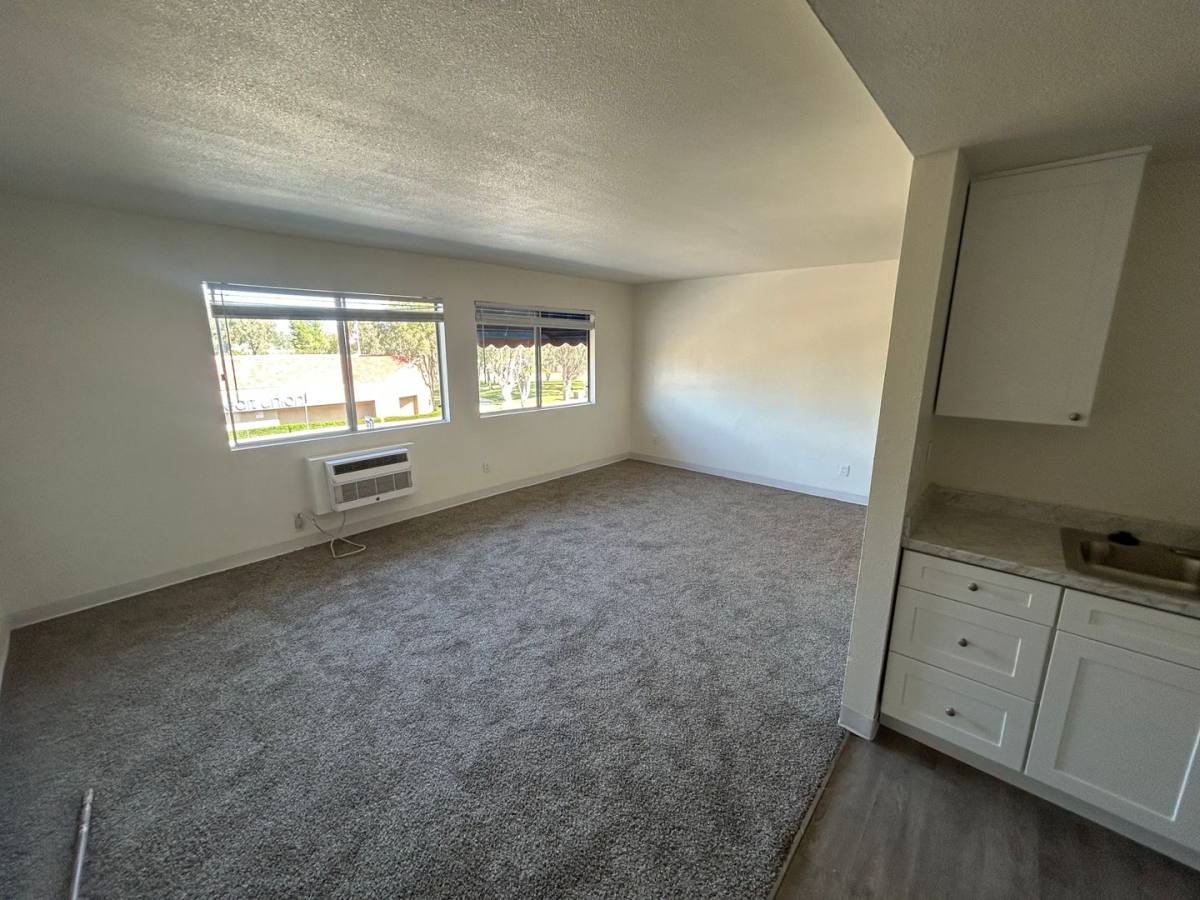 La Mesa Lodge, 7961 El Cajon Blvd, La Mesa, CA 91942 - Apartment for Rent - Image 7