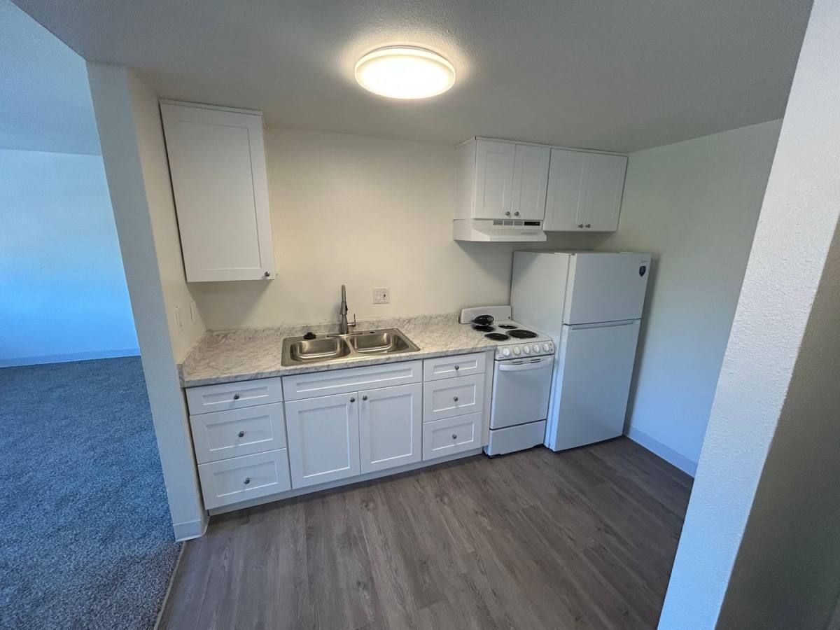 La Mesa Lodge, 7961 El Cajon Blvd, La Mesa, CA 91942 - Apartment for Rent - Image 8
