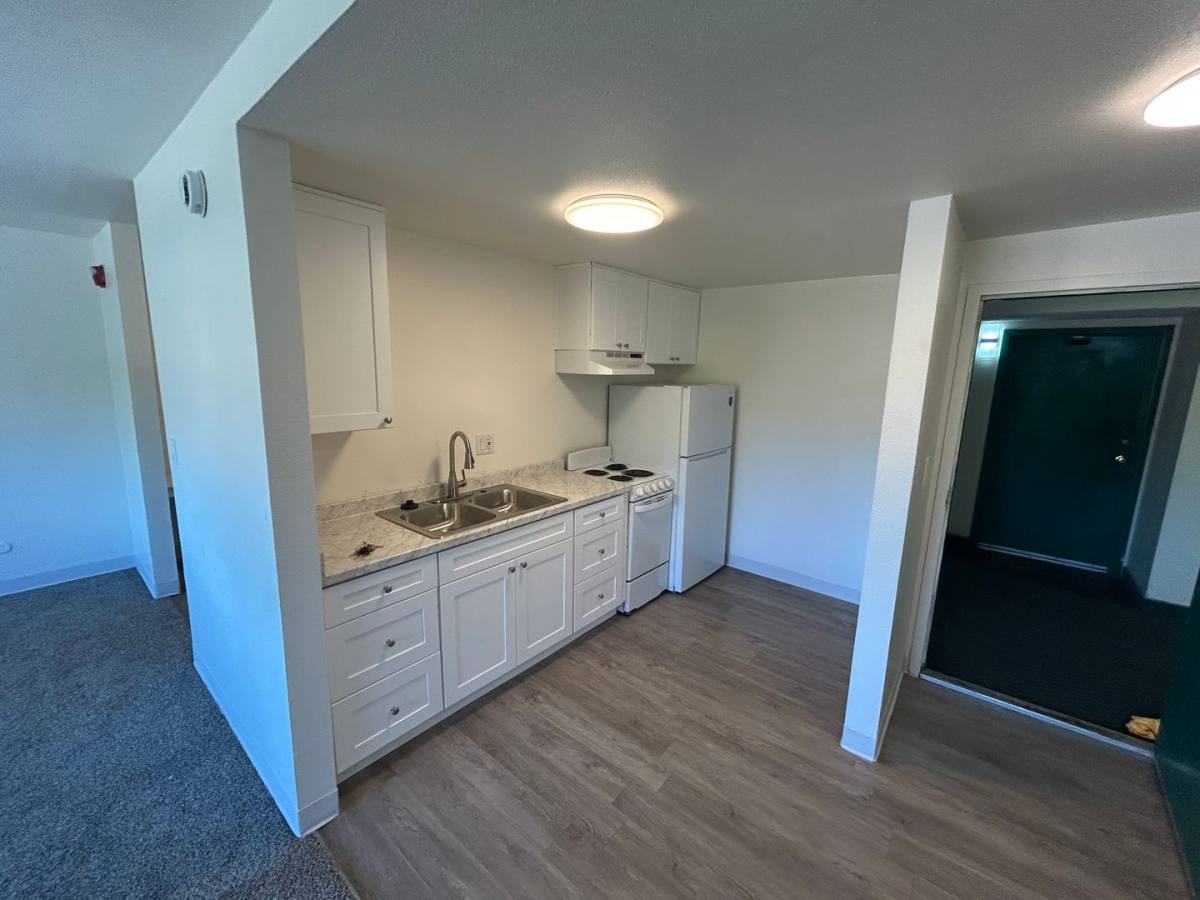 La Mesa Lodge, 7961 El Cajon Blvd, La Mesa, CA 91942 - Apartment for Rent - Image 9