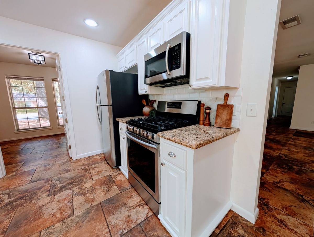 10 Clay Ave, Texarkana, TX 75503 - House for Rent - Image 3
