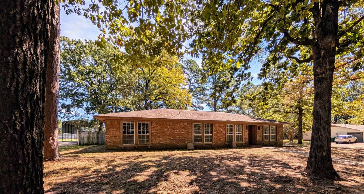 10 Clay Ave, Texarkana, TX 75503 - House for Rent - Image 1