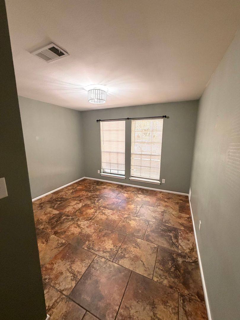 10 Clay Ave, Texarkana, TX 75503 - House for Rent - Image 9