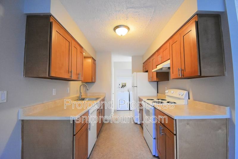 Townhouse for rent at 6050 SW 130th Ave #C, Beaverton, OR 97008