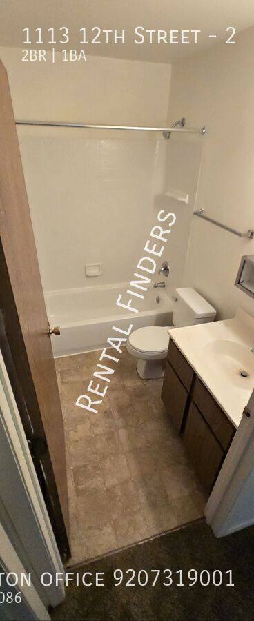 1113 12th St #2, Baraboo, WI 53913 - Apartment for Rent - Image 8